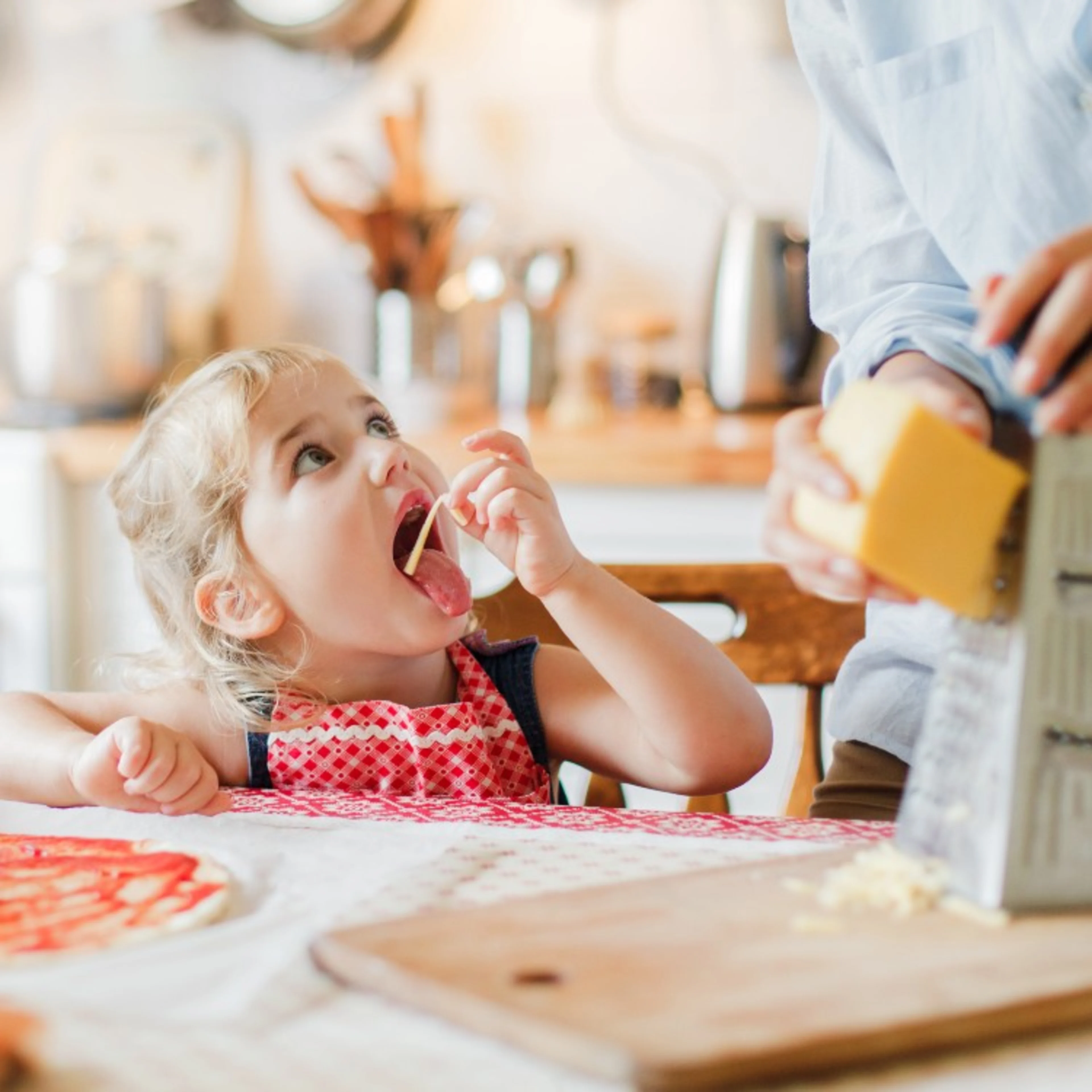 Kid eating cheese_thumbnail